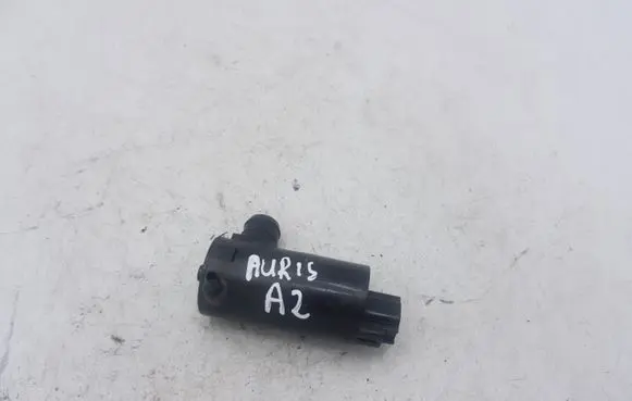 Toyota Auris 150 Windscreen/windshield washer pump 30891 071129B 084116