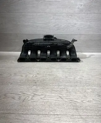 BMW 5 E60 E61 Intake manifold 7564678 756467801 51750610