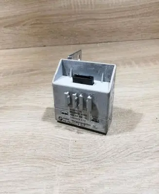 BMW 5 E39 Alarm relay 55892110 1664273512