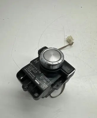 Mercedes-Benz CLS C218 AMG Head unit multimedia control A1728701458 03358220102 A1728701358
