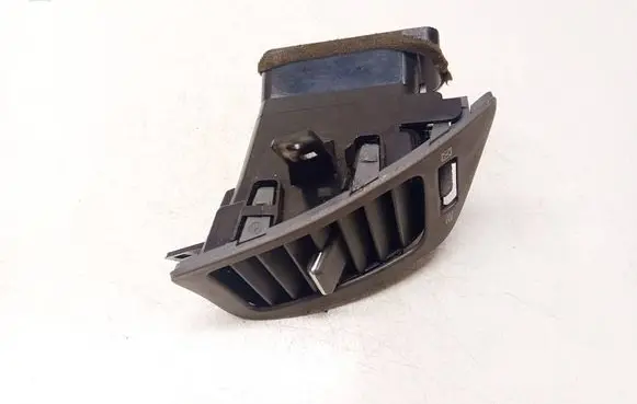 Nissan Primera Dash center air vent grill 68760AV601