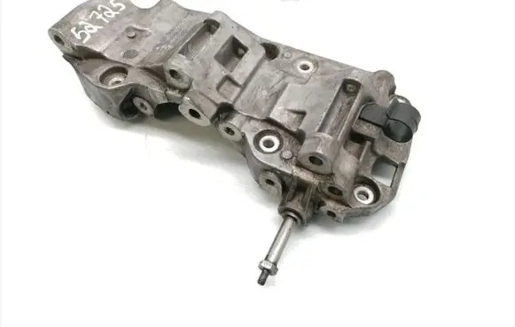 BMW 5 F10 F11 Generator/alternator bracket 8506863 174786