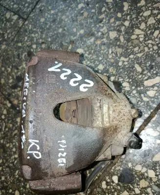 Opel Meriva B Front brake caliper