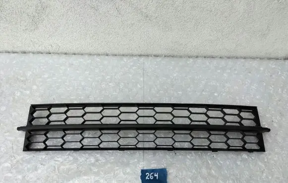 Skoda Octavia Mk3 (5E) Front bumper upper radiator grill SE0853677