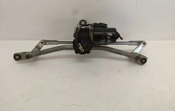 Hyundai ix35 Front wiper linkage and motor 