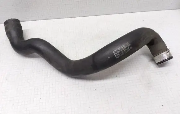 Mercedes-Benz E W211 Engine coolant pipe/hose A2115010782