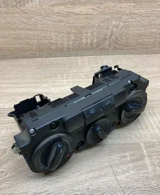 Volkswagen PASSAT B6 Climate control unit 1CF747309 53701