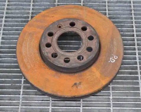 Volkswagen Golf VII Front brake disc