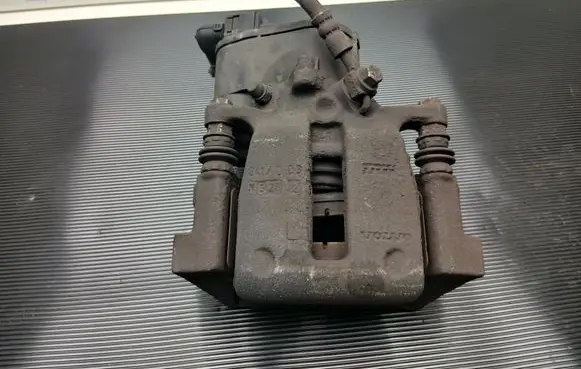 Rear brake caliper