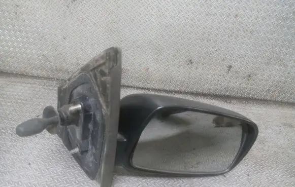 Toyota Yaris Manual wing mirror E13010399
