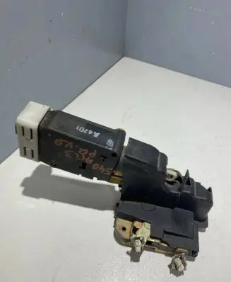 Volvo S40, V40 Front door lock A4701