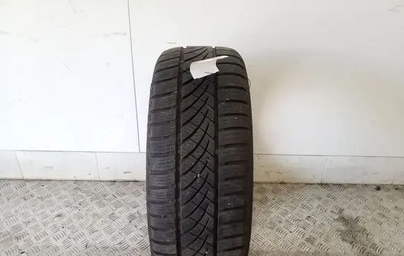 Volvo V50 R16 winter tire 