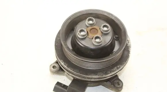 Volkswagen Golf V Water pump