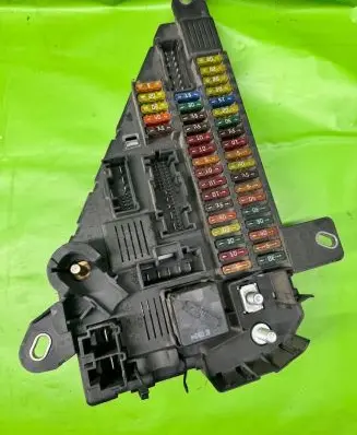 BMW 5 E60 E61 Fuse box set 9138830 518956057