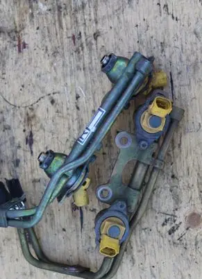 Subaru Forester SG Fuel injector 17522AA832