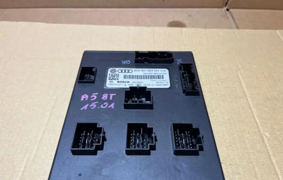 Audi A5 8T 8F Comfort/convenience module
