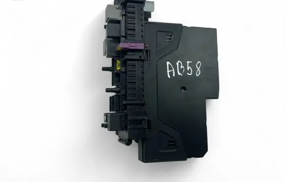 Mercedes-Benz C W204 Fuse module 2049005003