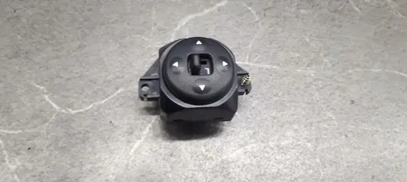 Hyundai Accent V Fog light switch p93530-22000