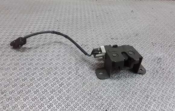 Hyundai Santa Fe Tailgate window lock/catch/latch 