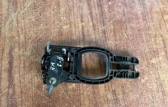 Audi A2 Front door exterior handle/bracket 8Z0837885A