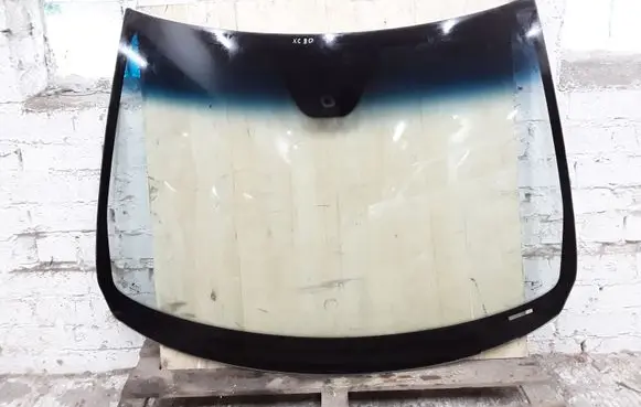 Volvo XC90 Front windscreen/windshield window 43R001574 DOT682M1255AS1