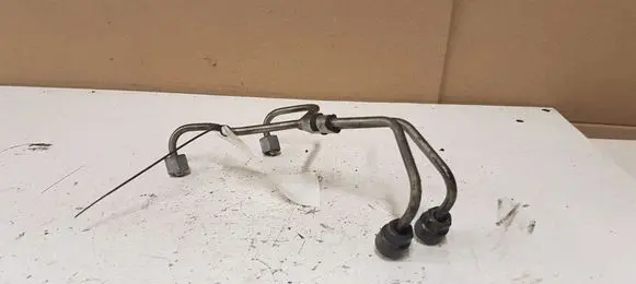 Volvo V50 Fuel injector supply line/pipe
