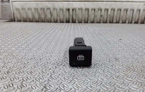 KIA Carens I Windscreen/window heater switch