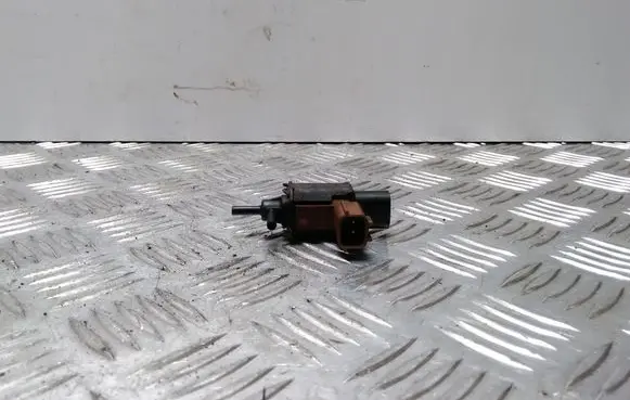 Mazda 6 Vacuum valve K5T46591