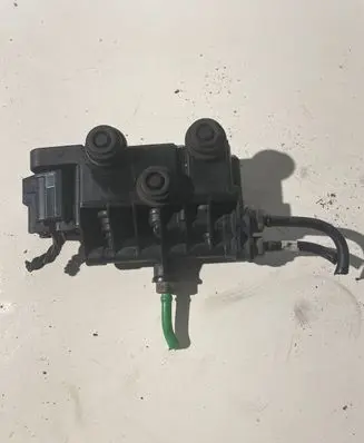 Land Rover Discovery 4 - LR4 Air suspension valve block Rvh000095