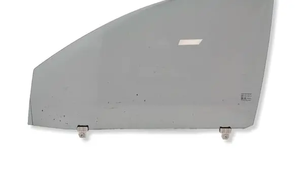 Mitsubishi L200 Front door window glass four-door 43R008612