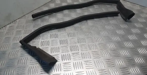 Mercedes-Benz E W212 Engine compartment rubber A2126280098 A2126280598