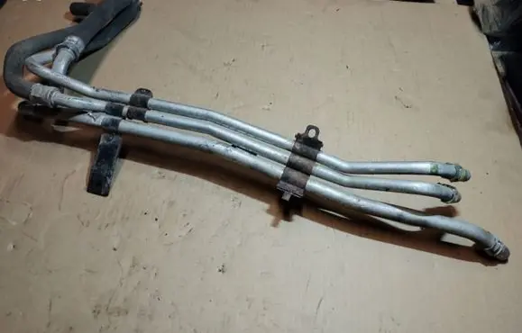 Chevrolet Tahoe Engine coolant pipe/hose