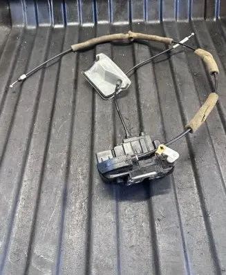 Infiniti FX Front door lock W0600018