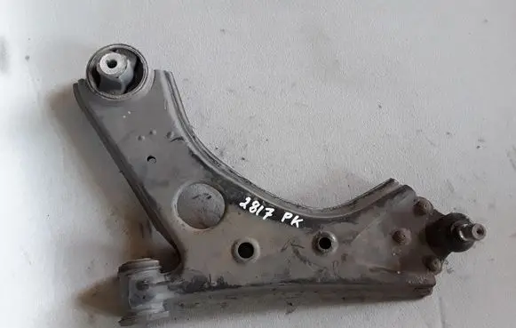 Opel Combo D Front lower control arm/wishbone 95514537