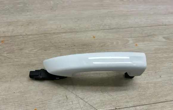 Volkswagen Touareg II Front door exterior handle 7P6837205F 7P6837205FGRU 7P6837205G