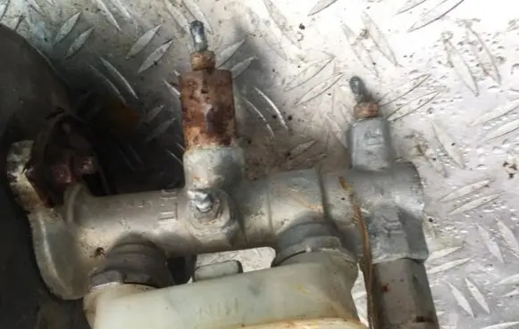 Nissan Almera Master brake cylinder