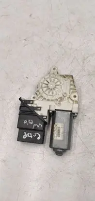 Volkswagen PASSAT B6 Rear door window regulator motor 1K0959704P