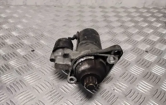 Volkswagen Golf VI Starter motor 02Z911023N