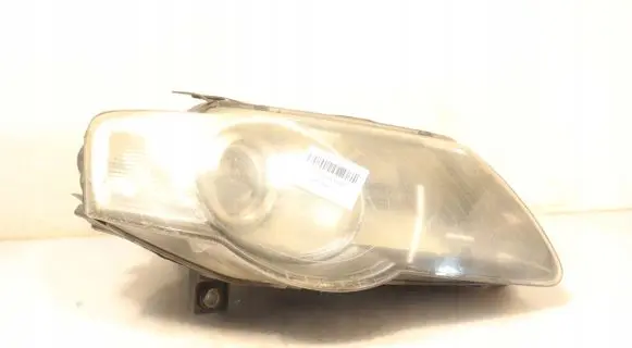 Volkswagen PASSAT B6 Headlight/headlamp