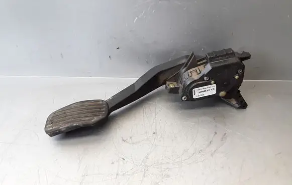 Volvo XC70 Accelerator throttle pedal 30683515