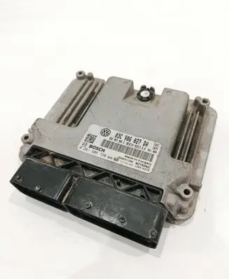 Volkswagen Touran II Engine control unit/module 03C906027DA 03C907309G 0261S06720