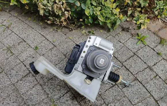 Ford Escape IV ABS Pump PZ1C2D335EH