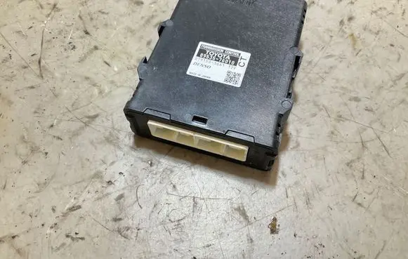 Lexus CT 200H Gearbox control unit/module 8953576010 0791003661