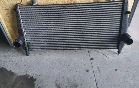 Citroen C6 Intercooler radiator 9646300980