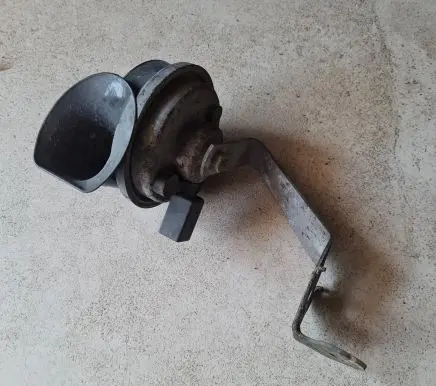 Volkswagen PASSAT CC Horn signal A046326 E1000209