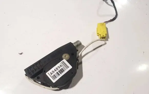 Volkswagen Transporter - Caravelle T5 Front seatbelt 33014052