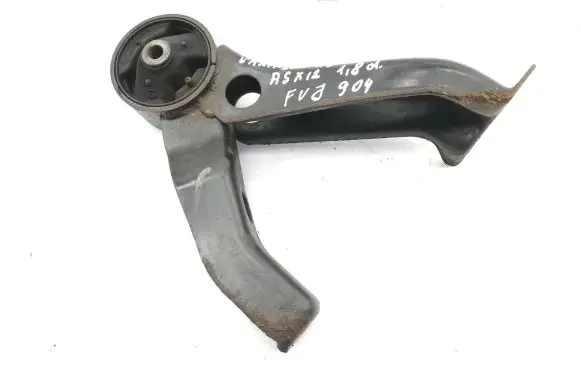 Mitsubishi ASX Engine mount bracket