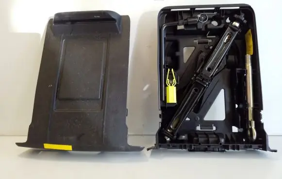 Opel Vivaro Tool set 