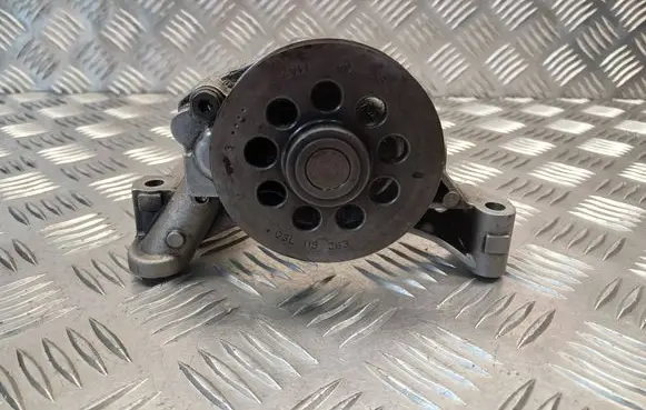 Volkswagen Touran II Oil pump 03L115105B 03L115263
