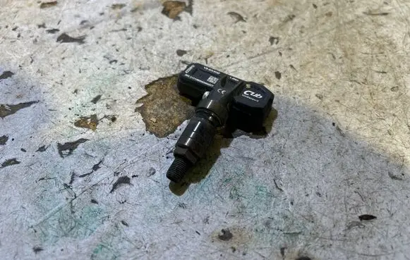 Hyundai i20 (PB PBT) Tire pressure sensor VS62U032 2101060040494377